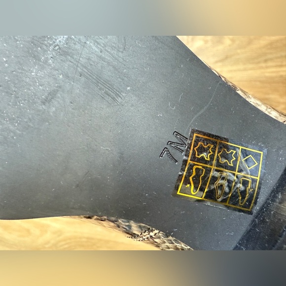 Jeffrey Campbell 7M Barnett Snake Embossed Studded Heel Loafer Python Brown LNC - Picture 7 of 7